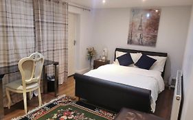 Peaceful Studio En-Suite Pvt Entrance Garden Free Parking